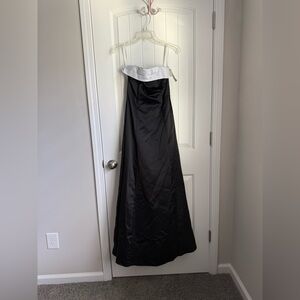 Jump Elegant Black and White Strapless Gown